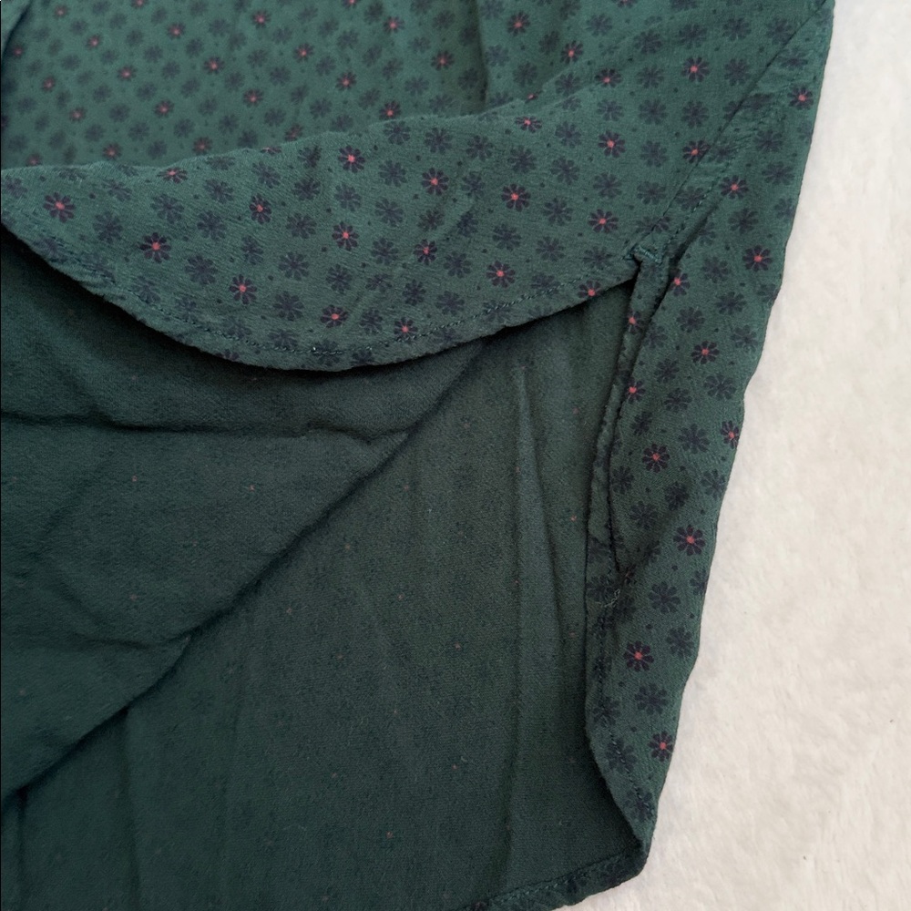 Ines de la Fressange x Uniqlo | Floral Print Covered Button Top Blouse Green M - Picture 6 of 15